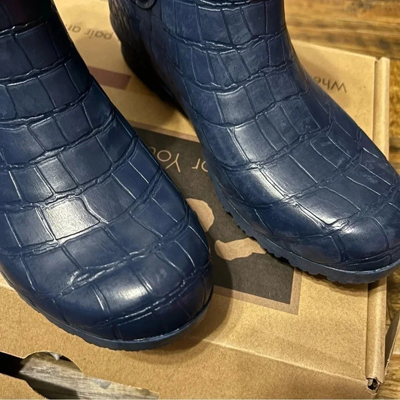 NWT Roma Chelsea Womens 8 Navy Croc Emboss Rain Boots - Picture 2 of 8